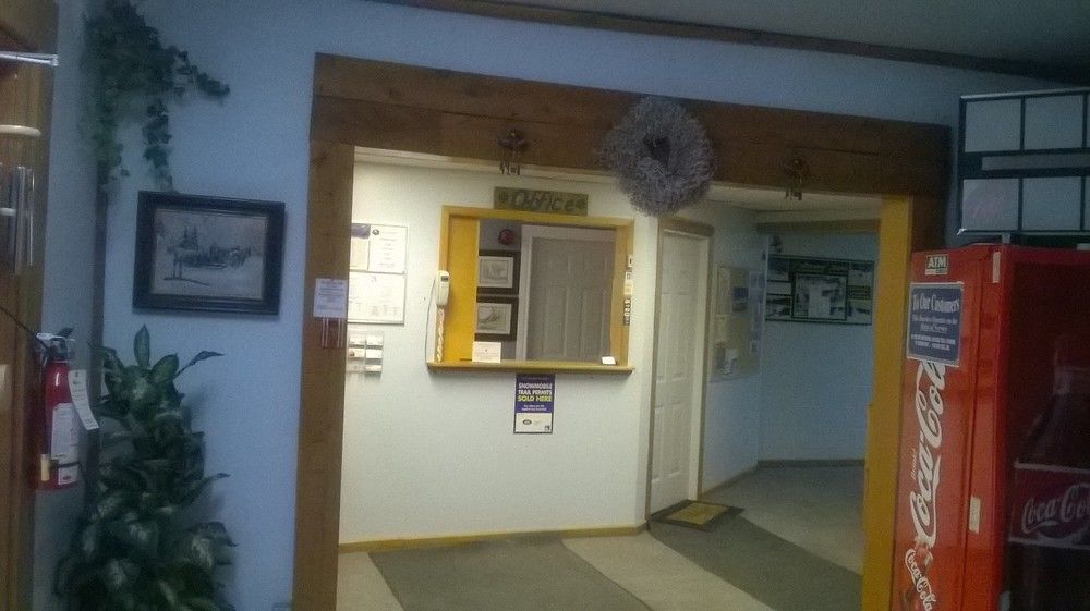 North Adventure Inn Cochrane Экстерьер фото